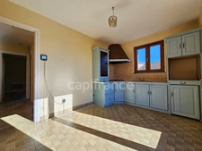 Maison à vendre avec terrain de 748 m² 5 pièces 4 chambres et garage PANISSIERES (42)