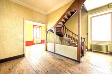 Maison à vendre 446 m² avec jardin dépendances et garage PANISSIERES (42)