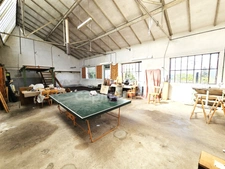 LOFT DE 122 M² AU SOL AVEC JARDIN  à vendre PANISSIERES (42)