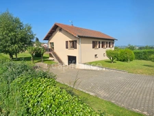 Maison à vendre 4 pièces + CUISINE 102 M² SUR un TERRAIN DE 2000 M² PANISSIERES (42)