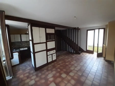 Dpt Loire (42), à vendre PANISSIERES immeuble 