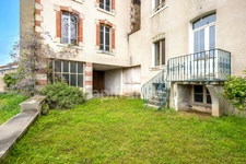 Maison à vendre 446 m² avec jardin dépendances et garage PANISSIERES (42)