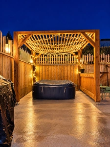 Maison entièrement rénovée de 194 m² proche Verdun avec cinéma privé, grande terrasse, terrain et grand garage