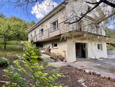 Maison à vendre à Verdun – 202 m², 5 chambres, terrain 3 053 m², garage et sous-sol complet