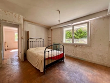 Maison à vendre à Verdun – 202 m², 5 chambres, terrain 3 053 m², garage et sous-sol complet