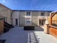 Maison entièrement rénovée de 194 m² proche Verdun avec cinéma privé, grande terrasse, terrain et grand garage