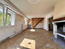 Maison à vendre à Verdun – 202 m², 5 chambres, terrain 3 053 m², garage et sous-sol complet