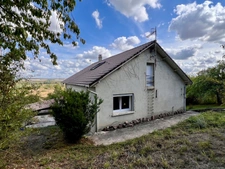 Maison à vendre à Verdun – 202 m², 5 chambres, terrain 3 053 m², garage et sous-sol complet