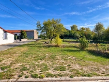 Maison entièrement rénovée de 194 m² proche Verdun avec cinéma privé, grande terrasse, terrain et grand garage