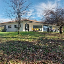 Dpt Tarn et Garonne (82), à vendre MONTAUBAN maison P7 de 216 m² - Terrain de 7 640,00 m² - Plain pied