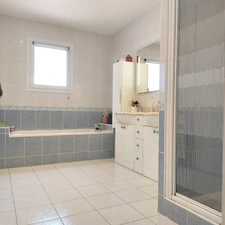 Maison à vendre 5 pièces CAMPSAS (82)avec garage attenant et double garage indépendant, piscine, terrasse couverte, puits, sur 2029m² de terrain.