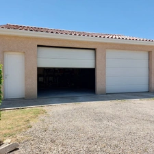 Maison à vendre 5 pièces CAMPSAS (82)avec garage attenant et double garage indépendant, piscine, terrasse couverte, puits, sur 2029m² de terrain.