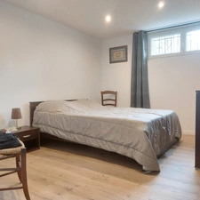 Maison à vendre 7 pièces MONTAUBAN (82), 5 chambres, garage, piscine, jardin et dépendance