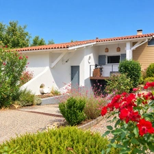 Maison à vendre 7 pièces MONTAUBAN (82), 5 chambres, garage, piscine, jardin et dépendance