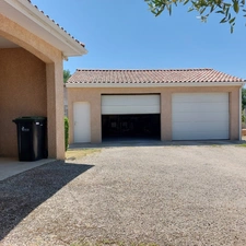 Maison à vendre 5 pièces CAMPSAS (82)avec garage attenant et double garage indépendant, piscine, terrasse couverte, puits, sur 2029m² de terrain.
