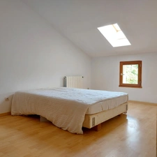 Maison à vendre 7 pièces MONTAUBAN (82) avec hangar de 150m², 6861m² de terrain avec une partie boisée.