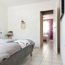Maison à vendre 5 pièces CAMPSAS (82)avec garage attenant et double garage indépendant, piscine, terrasse couverte, puits, sur 2029m² de terrain.