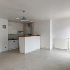 Immeuble à vendre MONTAUBAN (82)local commercial et 3 appartements
