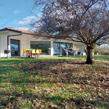 Dpt Tarn et Garonne (82), à vendre MONTAUBAN maison P7 de 216 m² - Terrain de 7 640,00 m² - Plain pied