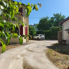 BEAUSOLEIL MONTAUBAN Ensemble immobilier comprenant une maison principale, un logement T2 attenant et une dépendance  sur 702m² de terrain