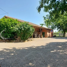 Maison à vendre 7 pièces VAISSAC (82), corps de ferme sur 26873m² de terrain avec box et nombreuses dépendances.