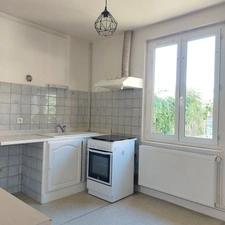 BEAUSOLEIL MONTAUBAN Ensemble immobilier comprenant une maison principale, un logement T2 attenant et une dépendance  sur 702m² de terrain
