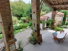Maison à vendre 7 pièces MONTAUBAN (82) avec chambres d'hôtes, piscine, jardin et dépendance.