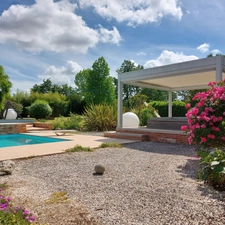 Maison à vendre 13 pièces MONTAUBAN (82), salle de reception, parking, bureaux, cave, dépendances,  parc de 8000m2, 2 entrées indépendantes 