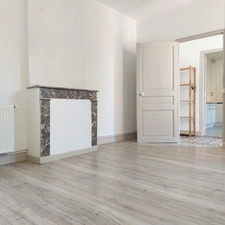 BEAUSOLEIL MONTAUBAN Ensemble immobilier comprenant une maison principale, un logement T2 attenant et une dépendance  sur 702m² de terrain