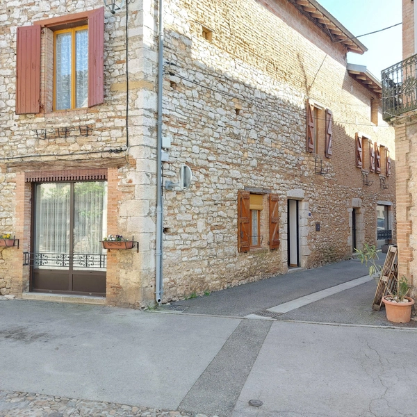 Maison à vendre 8 pièces MONTRICOUX (82), Maison de village avec fort potentiel, gîte – env. 140 m² habitables – proche Nègrepelisse