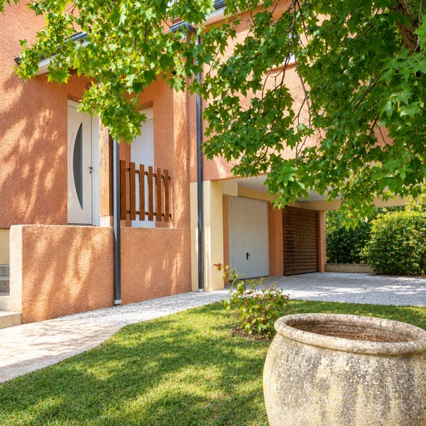 Maison à vendre 4 pièces MONTAUBAN (82) avec jardin, garage, carport et terrasse