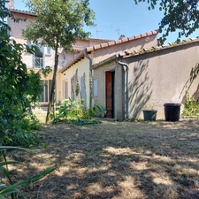 Maison à vendre 9 pièces MONTAUBAN (82) avec jardin et dépendance