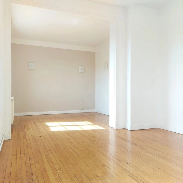 Appartement à vendre 3 pièces MONTAUBAN (82),dernier étage centre ville avec parking et loggia