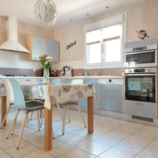 Maison à vendre 5 pièces CAMPSAS (82)avec garage attenant et double garage indépendant, piscine, terrasse couverte, puits, sur 2029m² de terrain.