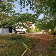 Maison à vendre 7 pièces MONTAUBAN (82) avec hangar de 150m², 6861m² de terrain avec une partie boisée.