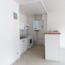 Immeuble à vendre MONTAUBAN (82)local commercial et 3 appartements