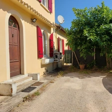 BEAUSOLEIL MONTAUBAN Ensemble immobilier comprenant une maison principale, un logement T2 attenant et une dépendance  sur 702m² de terrain