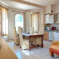 BEAUSOLEIL MONTAUBAN Ensemble immobilier comprenant une maison principale, un logement T2 attenant et une dépendance  sur 702m² de terrain