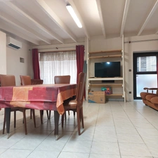 Maison à vendre 8 pièces MONTRICOUX (82), Maison de village avec fort potentiel, gîte – env. 140 m² habitables – proche Nègrepelisse