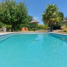 Maison à vendre 5 pièces CAMPSAS (82)avec garage attenant et double garage indépendant, piscine, terrasse couverte, puits, sur 2029m² de terrain.