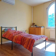 BEAUSOLEIL MONTAUBAN Ensemble immobilier comprenant une maison principale, un logement T2 attenant et une dépendance  sur 702m² de terrain