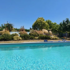 Maison à vendre 5 pièces CAMPSAS (82)avec garage attenant et double garage indépendant, piscine, terrasse couverte, puits, sur 2029m² de terrain.
