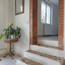 Maison à vendre 7 pièces MONTAUBAN (82) avec hangar de 150m², 6861m² de terrain avec une partie boisée.