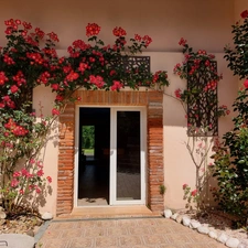 Maison à vendre 13 pièces MONTAUBAN (82), salle de reception, parking, bureaux, cave, dépendances,  parc de 8000m2, 2 entrées indépendantes 