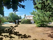 Maison à vendre 5 pièces  (82), avec double garage, piscine, terrasses et parc arboré d'environ 3000m²