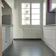 Appartement à vendre 3 pièces MONTAUBAN (82),dernier étage centre ville avec parking et loggia