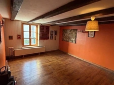Maison de caractère mitoyenne avec beaux volumes, sauna, terrasse et jardin – Pexonne (54)