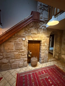 Maison de caractère mitoyenne avec beaux volumes, sauna, terrasse et jardin – Pexonne (54)