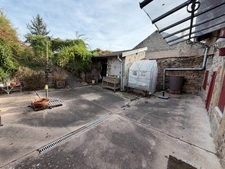 Maison de caractère mitoyenne avec beaux volumes, sauna, terrasse et jardin – Pexonne (54)