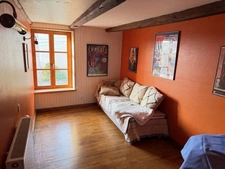 Maison de caractère mitoyenne avec beaux volumes, sauna, terrasse et jardin – Pexonne (54)